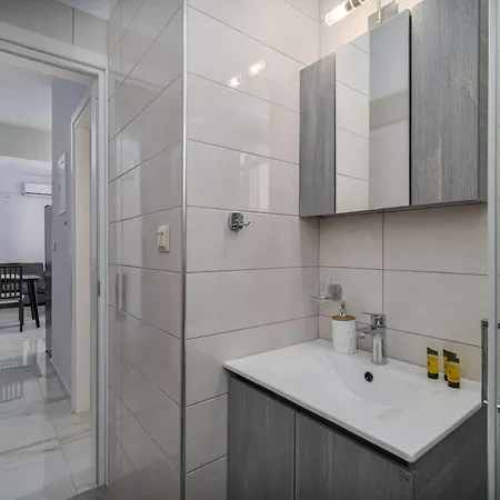 Апартаменты Seaview Oasis 2 Bd Boutique Floor1