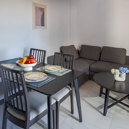 Апартаменты Seaview Oasis 2 Bd Boutique Floor1 *