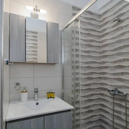 Seaview Oasis 2 Bd Boutique Floor1 Ираклион
